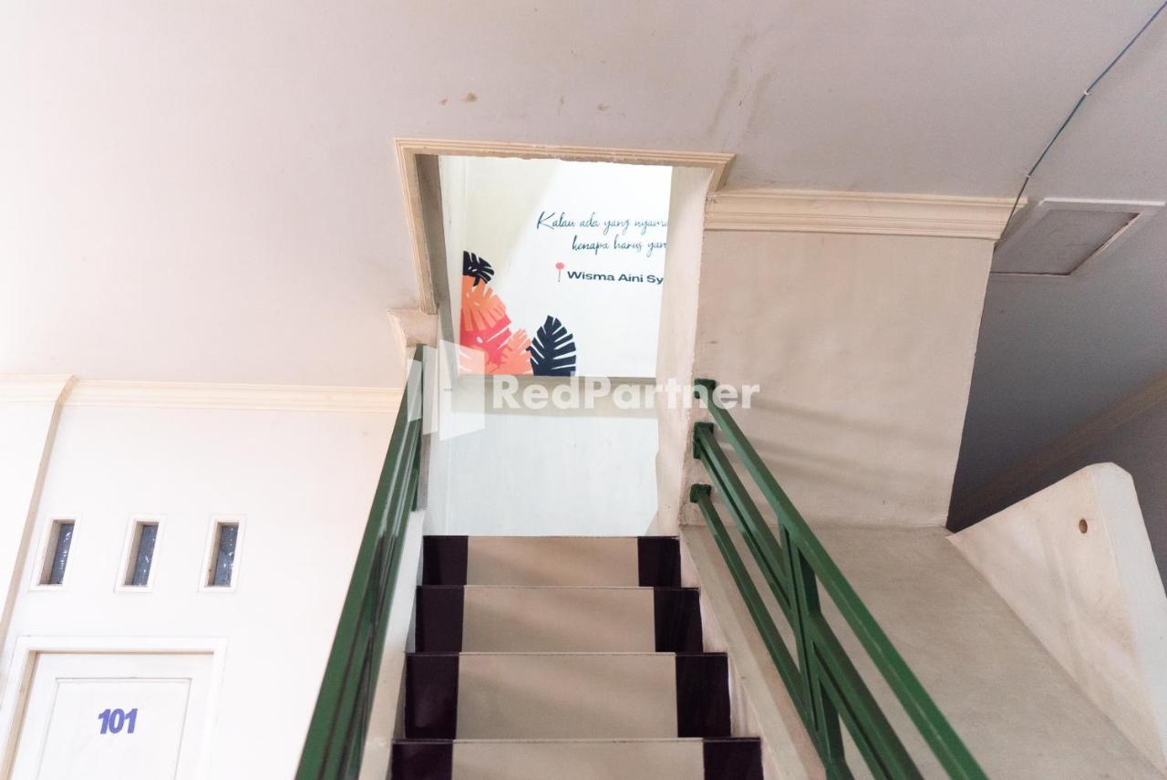 Wisma Aini Syariah Mitra Reddoorz 반다르 람풍 외부 사진