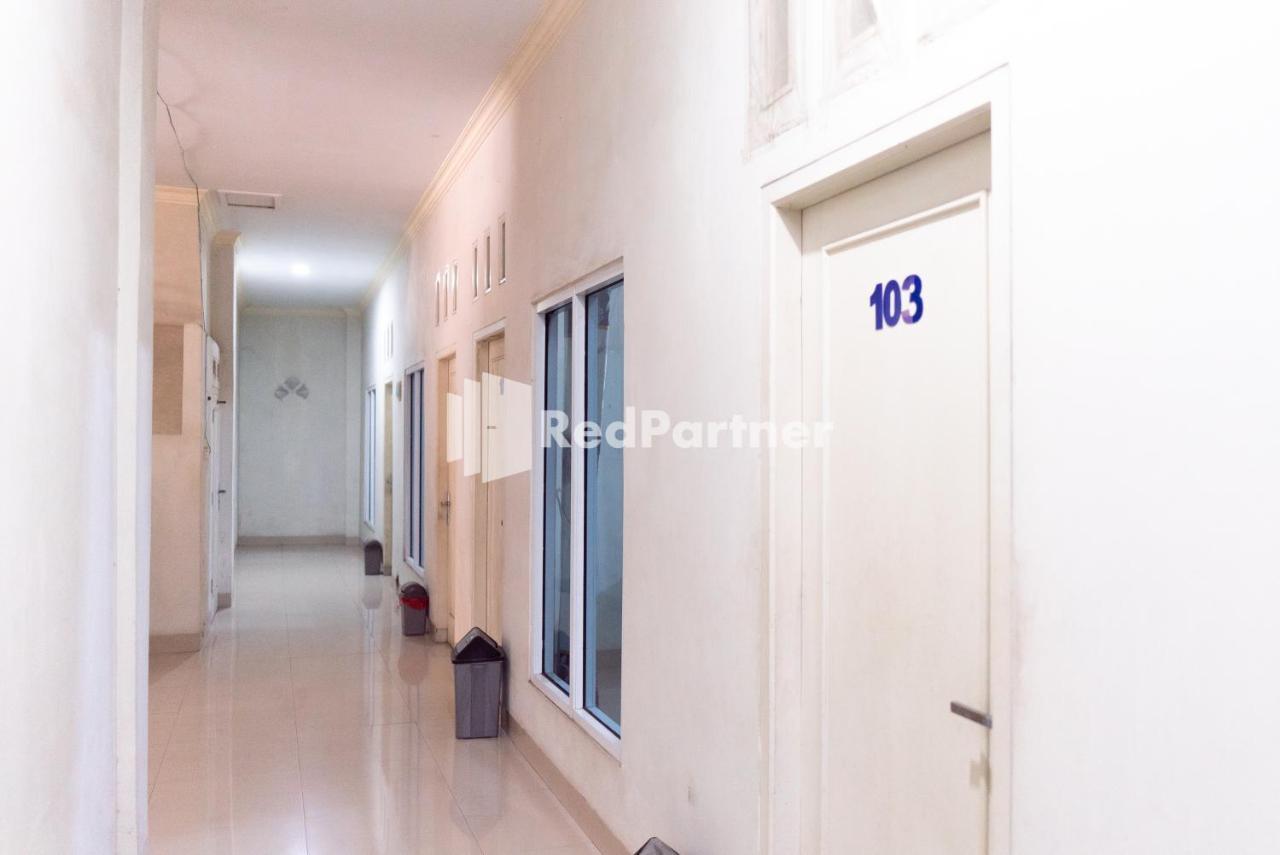 Wisma Aini Syariah Mitra Reddoorz 반다르 람풍 외부 사진
