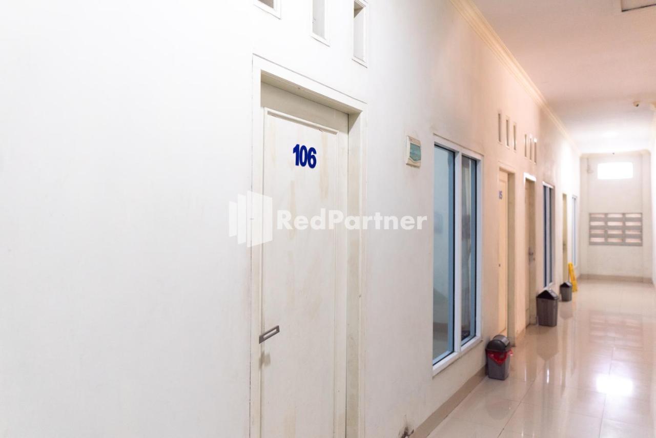 Wisma Aini Syariah Mitra Reddoorz 반다르 람풍 외부 사진